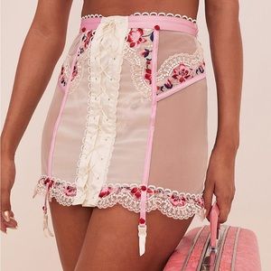 FL&L Festival rose garter skirt